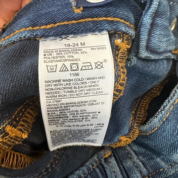 Old navy dark denim baby girl stretchy jeans size 18 to 24 months - Picture 3 of 4